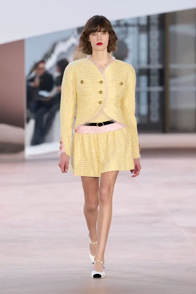 Look 7